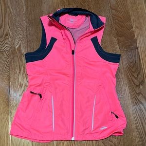 Brooks running vest Excellent condition. XS